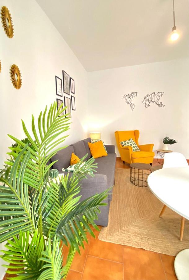 Comfortable Studio Old Town, Parking Optional Sevilla Kültér fotó