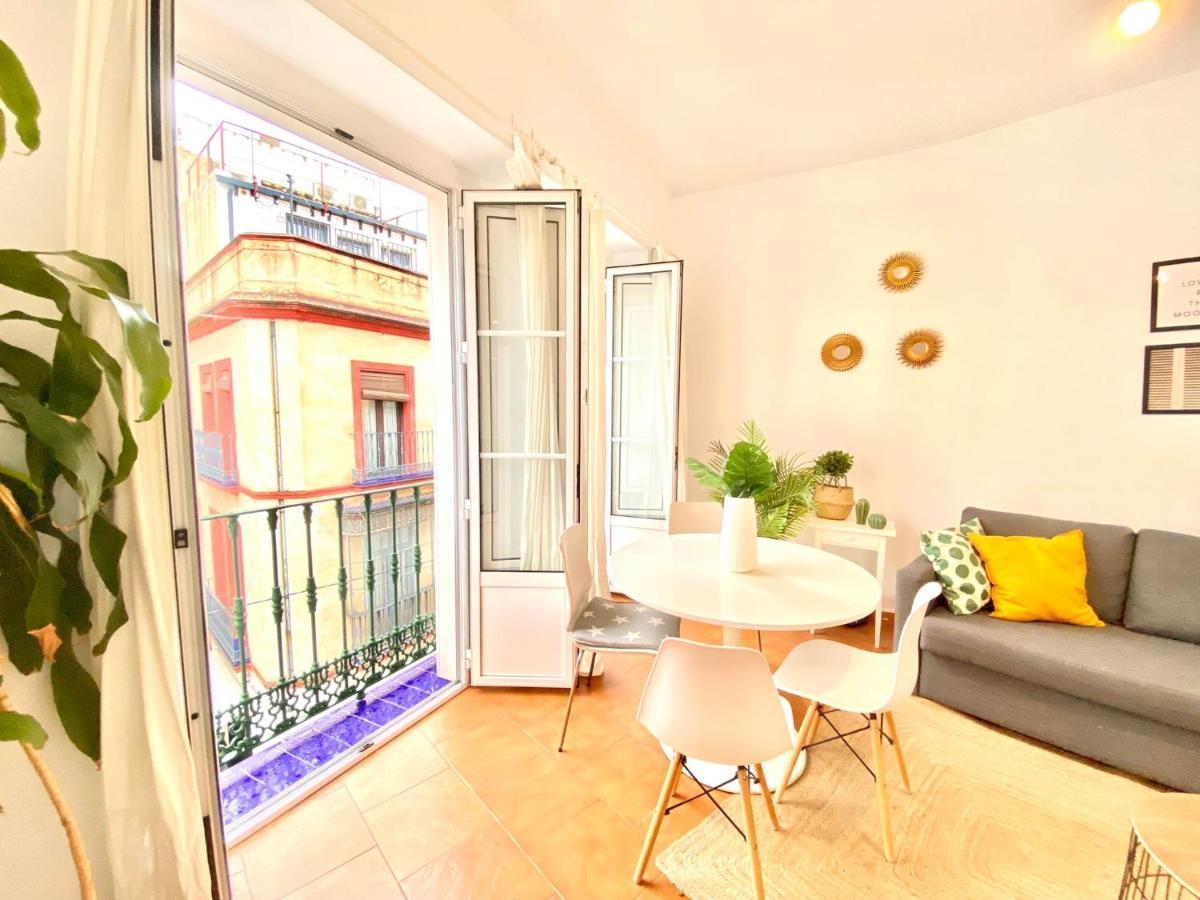 Comfortable Studio Old Town, Parking Optional Sevilla Kültér fotó