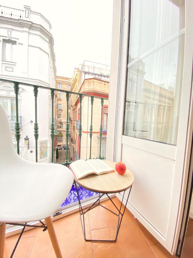 Comfortable Studio Old Town, Parking Optional Sevilla Kültér fotó