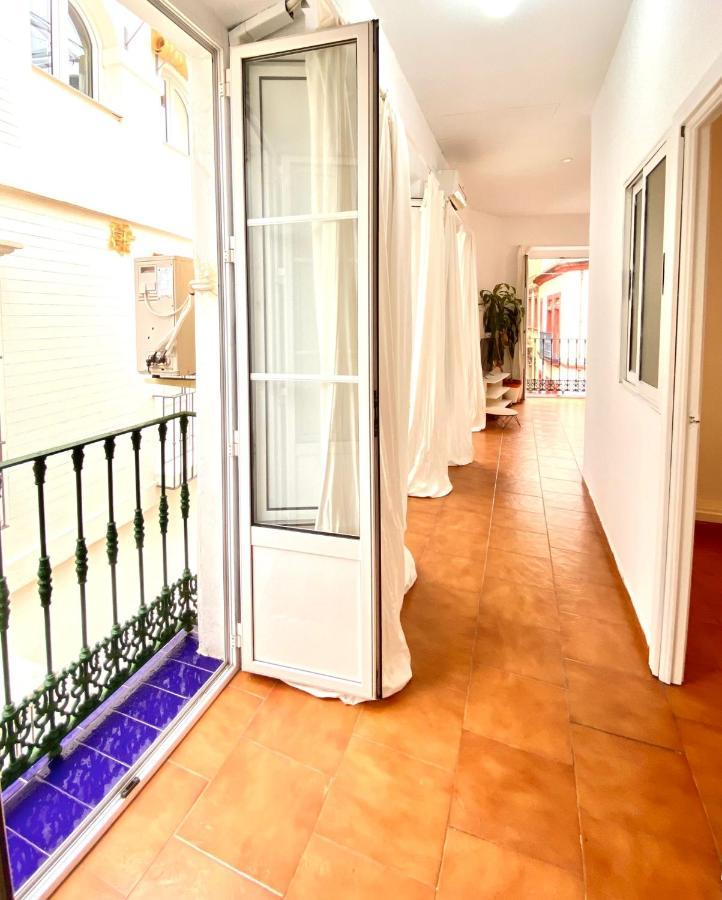 Comfortable Studio Old Town, Parking Optional Sevilla Kültér fotó