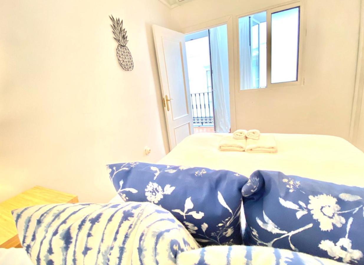 Comfortable Studio Old Town, Parking Optional Sevilla Kültér fotó