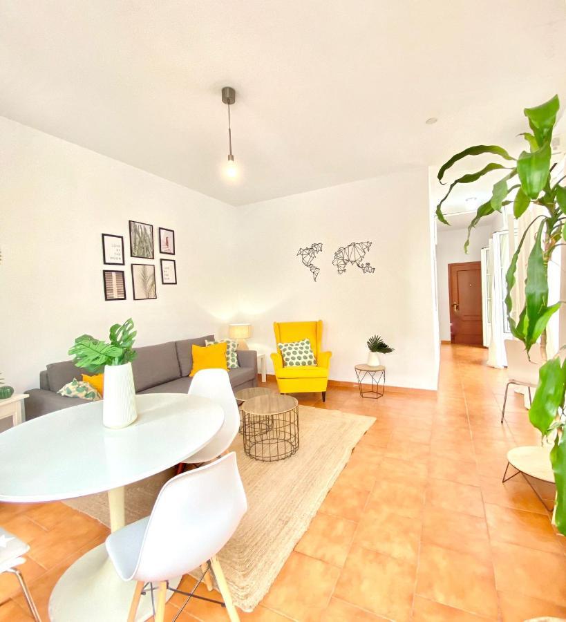 Comfortable Studio Old Town, Parking Optional Sevilla Kültér fotó