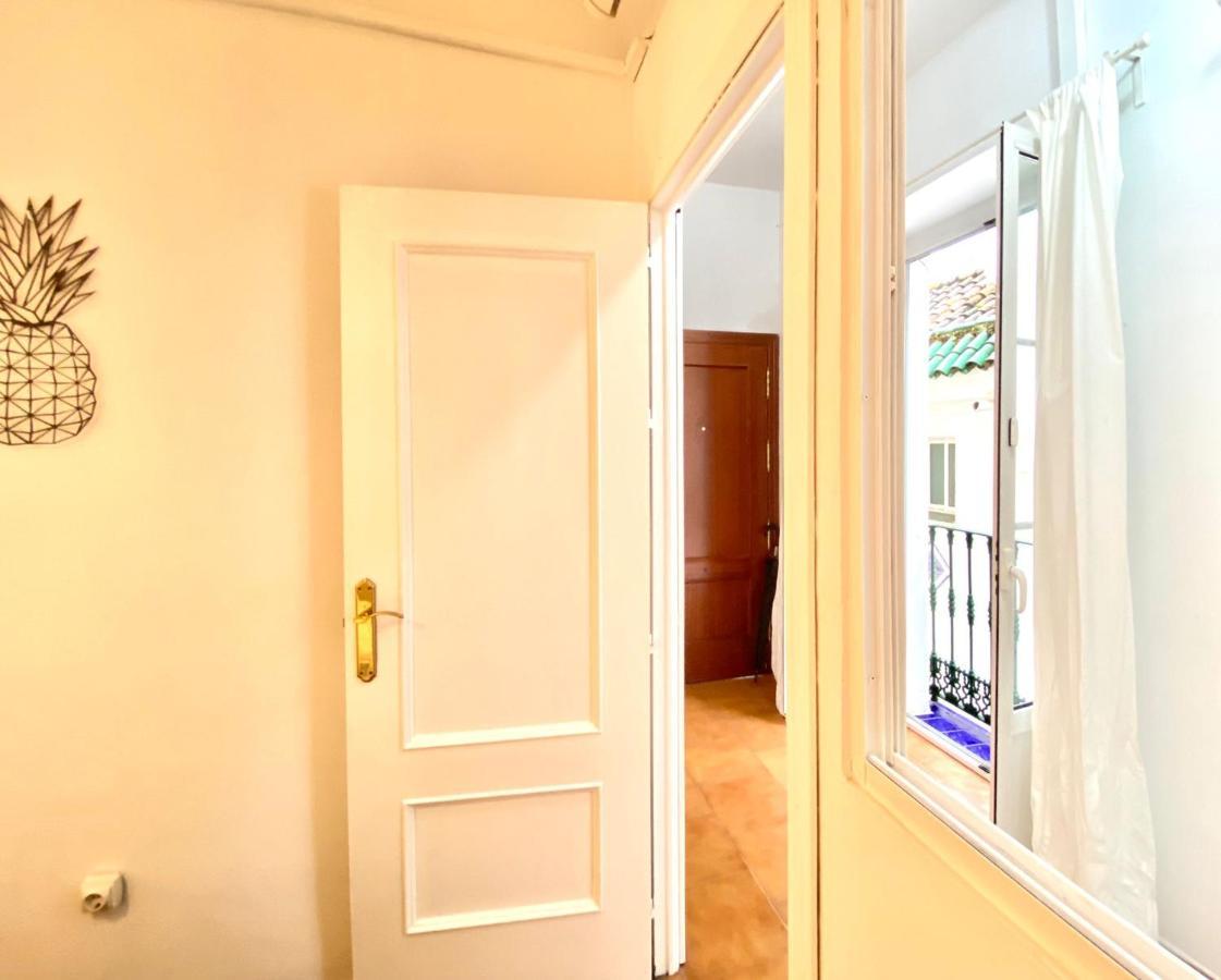 Comfortable Studio Old Town, Parking Optional Sevilla Kültér fotó