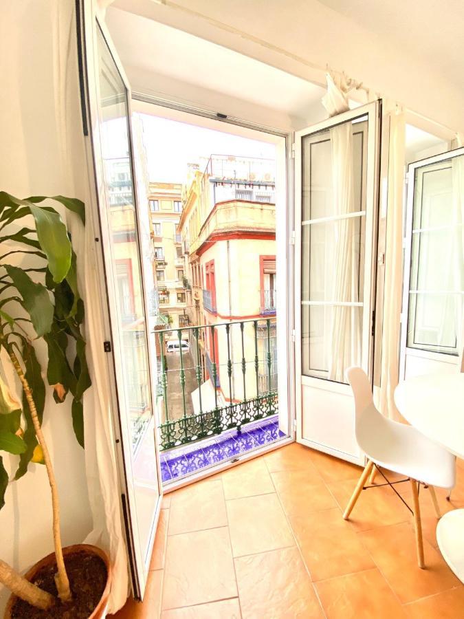 Comfortable Studio Old Town, Parking Optional Sevilla Kültér fotó